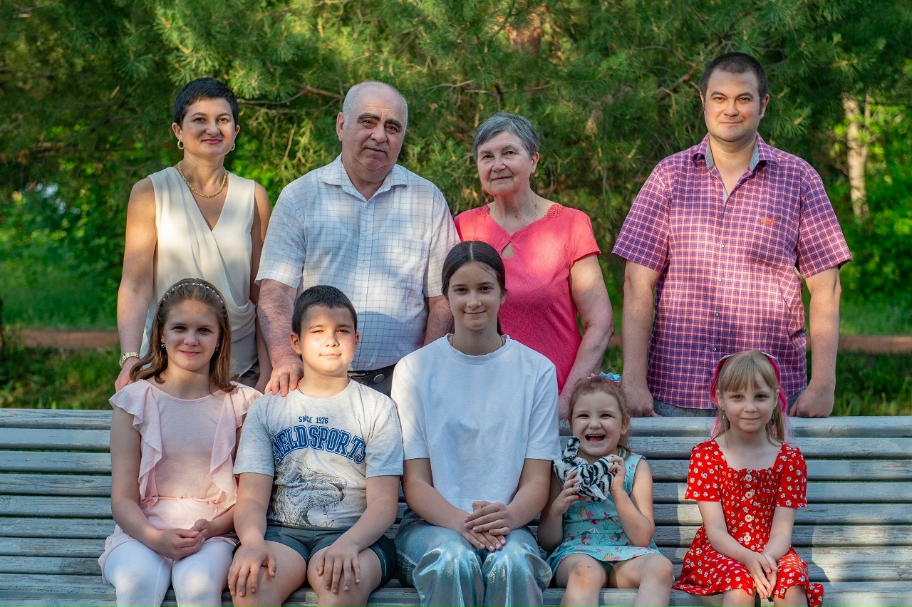 Династия Гаштовых. Корпоративная статья к 70-ти летию Гаштова В.В.